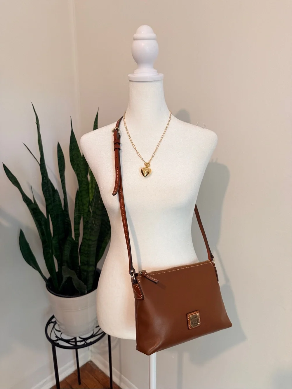 Dooney & Bourke | Florentine Rosy Crossbody Bag in Chestnut Brown Leather